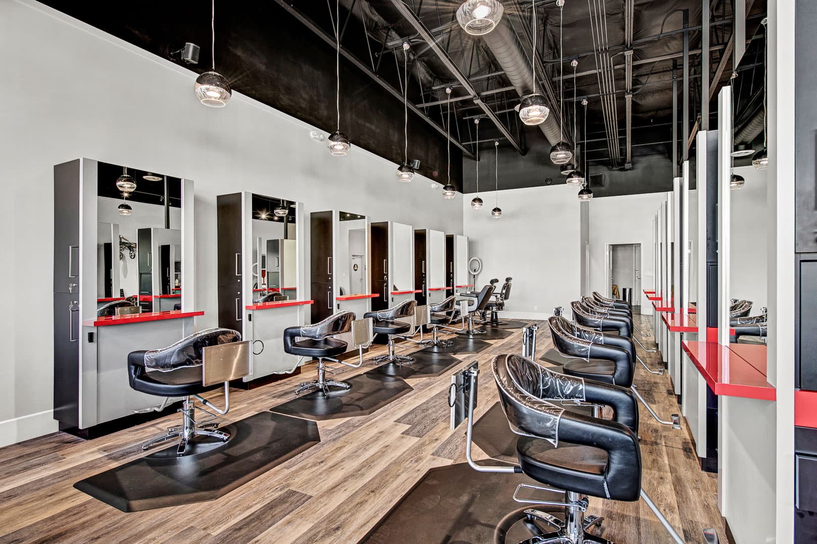 Main styling floor — 19 stations